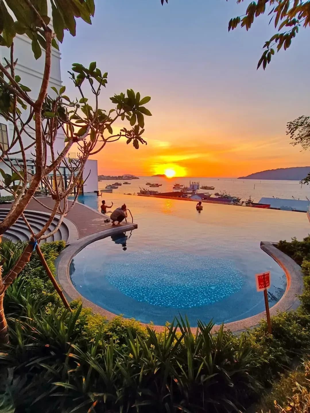 Sabah state-Covesign Suite, The Shore Kota Kinabalu