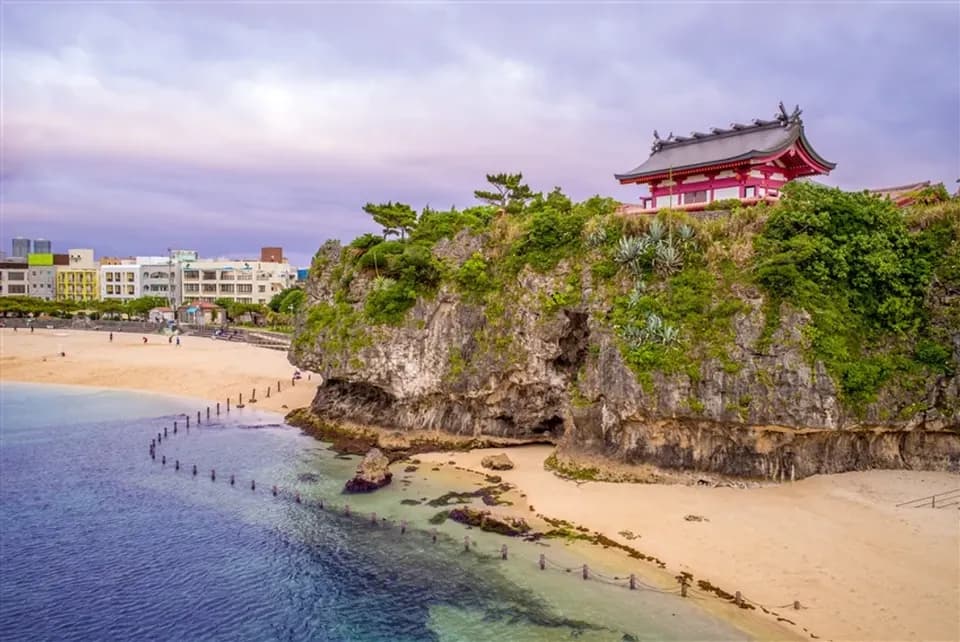 升級版＊A級渡假飯店一晚＊沖繩古宇利～跨海大橋登上古宇利．登上展望塔．琉球文化．悠閒美國村．暢遊海博館陽光四日-4