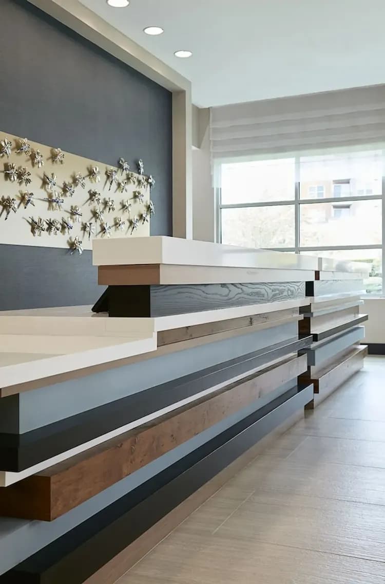 Check-in/check-out kiosk