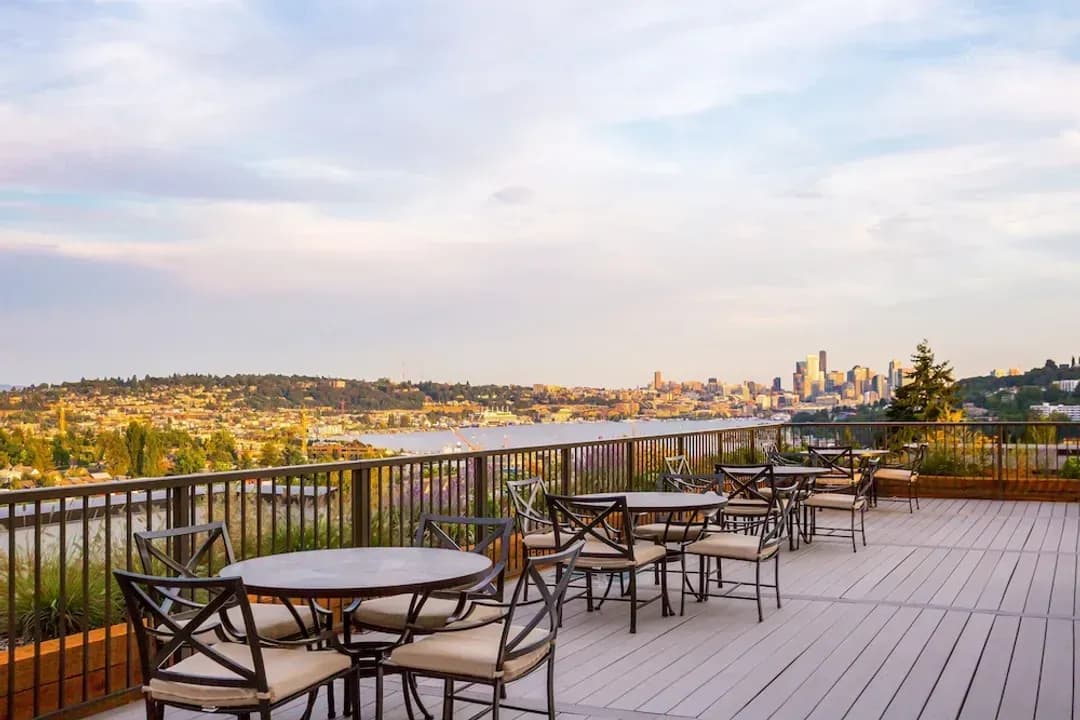 金郡-西雅圖 - 弗里蒙特駐橋套房公寓飯店 - IHG 旗下飯店