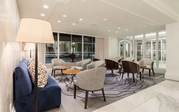 Lobby lounge