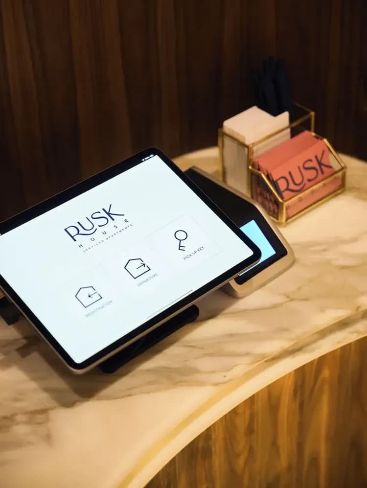 Check-in/check-out kiosk