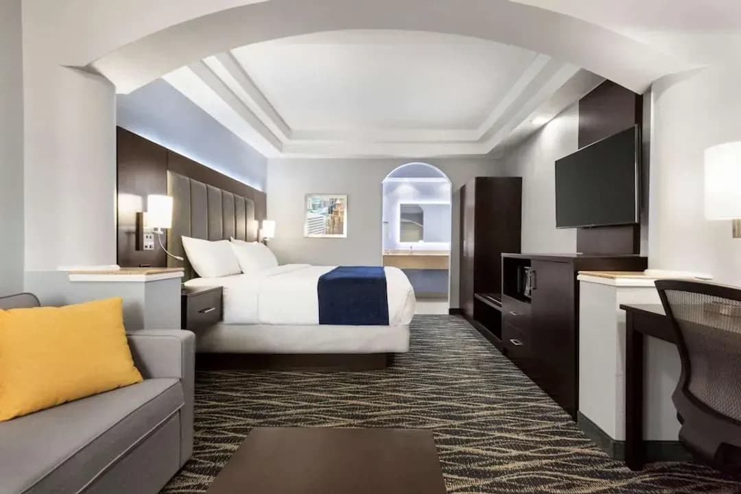 Harris County-Days Inn & Suites by Wyndham Houston Hobby Airport