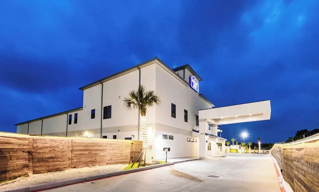 Harris County-Palace Inn Blue Edgebrook