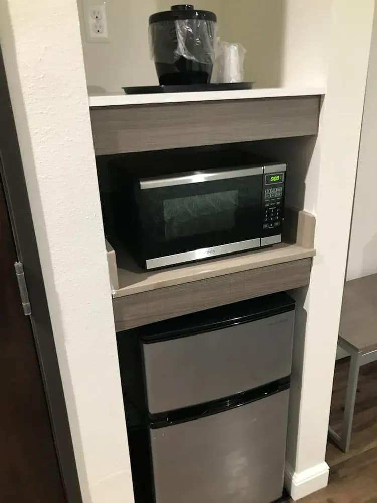 Mini-refrigerator