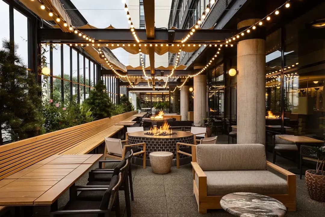 쿡 카운티-더 에밀리 호텔