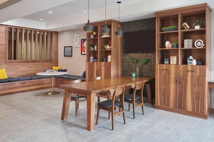 Lobby lounge