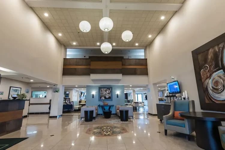Lobby lounge