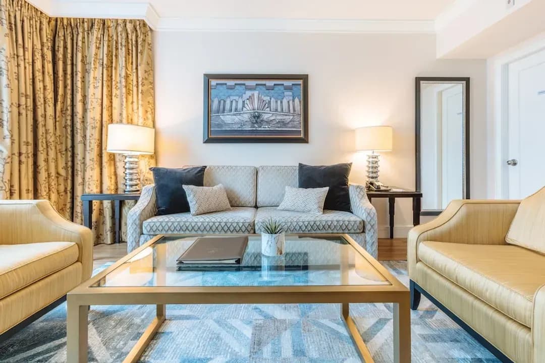 British Columbia-L'Hermitage Hotel