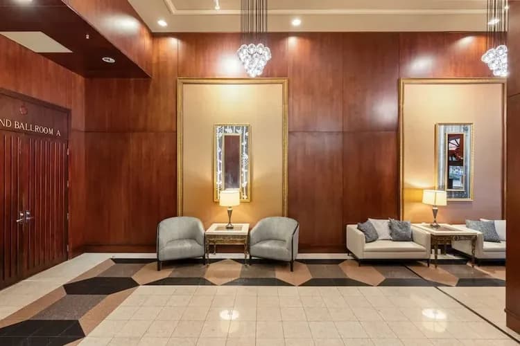 Lobby lounge