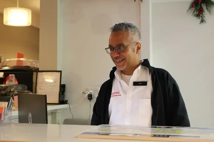 Check-in/check-out kiosk