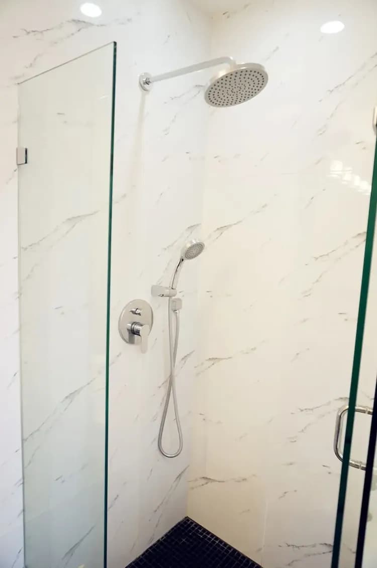 Bathroom shower