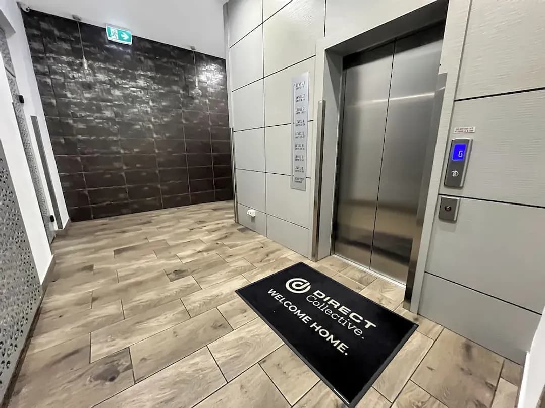 Queensland-Direct Collective - Pavilion and Governor on Brookes