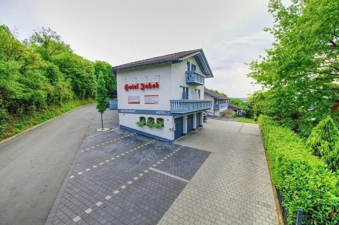 黑森邦-雅科比飯店