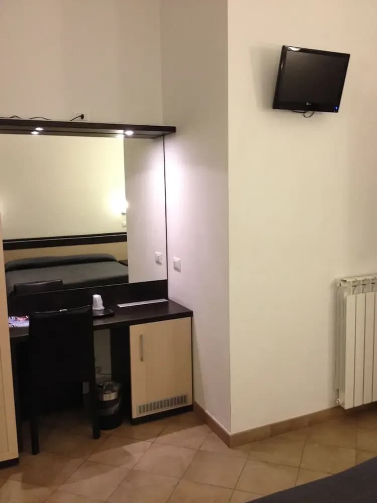 Mini-refrigerator