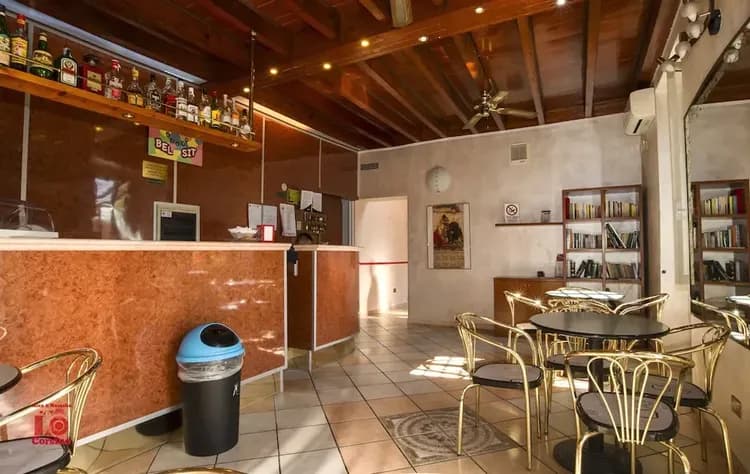 Check-in/check-out kiosk