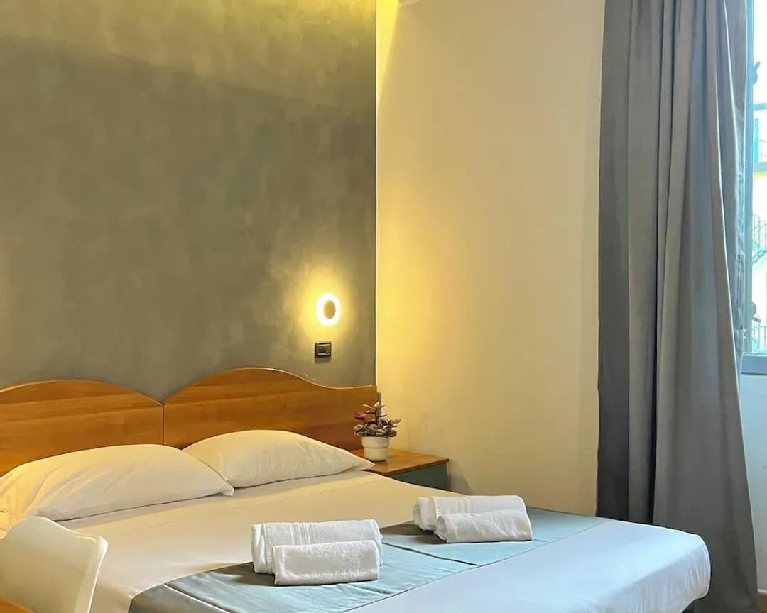 ロンバルディア-サラ ホテル