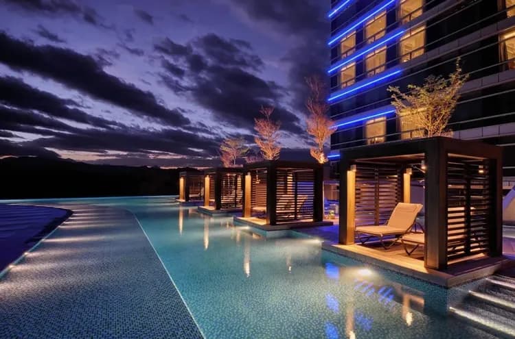 Infinity pool