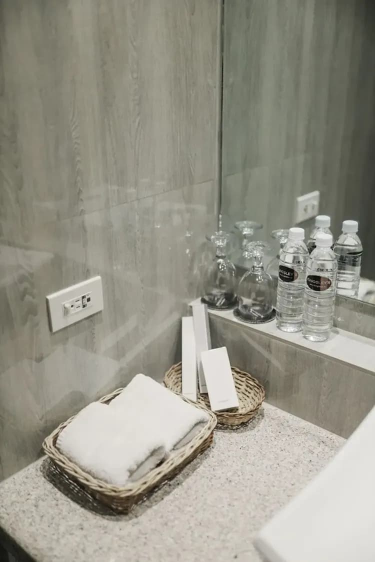 Bathroom amenities