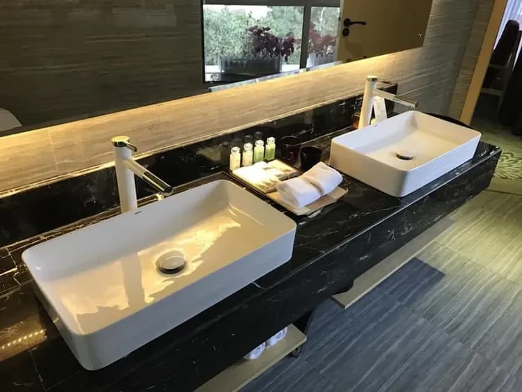 Bathroom sink