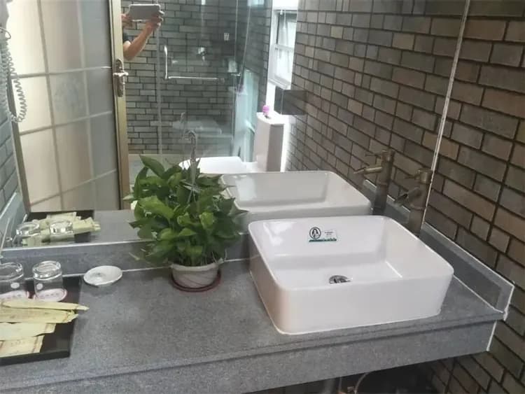Bathroom sink