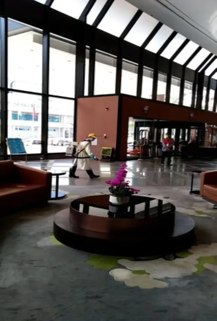 Lobby lounge