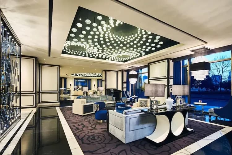 Lobby lounge