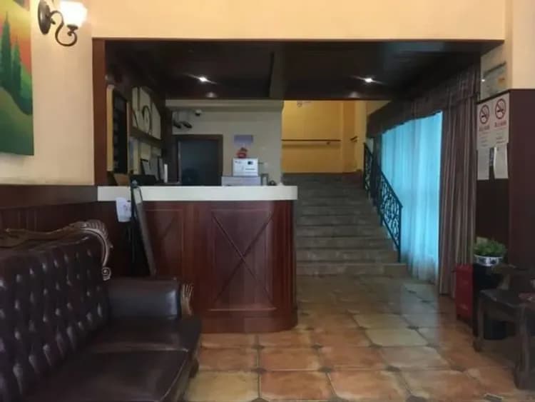 Check-in/check-out kiosk