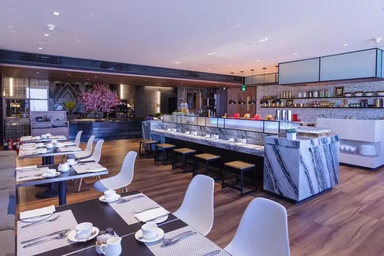Breakfast area