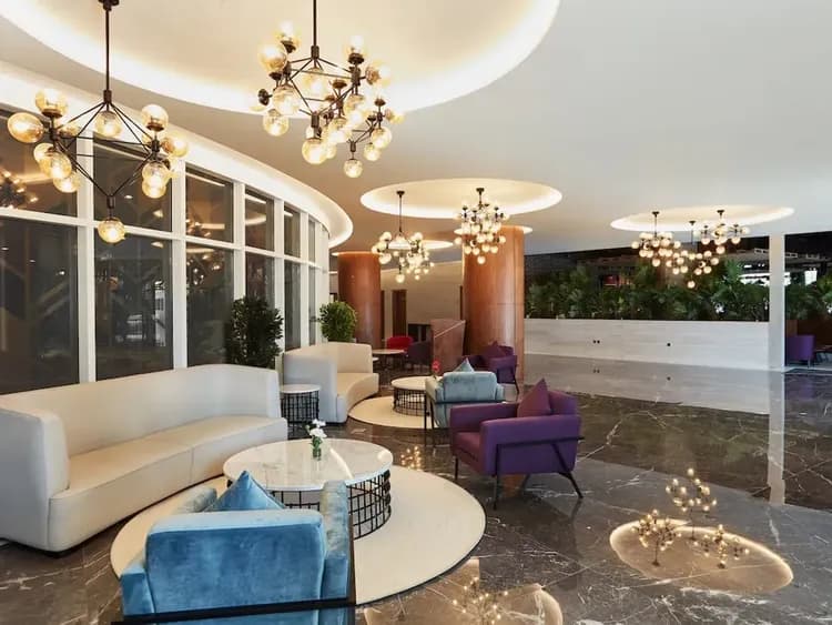 Lobby lounge