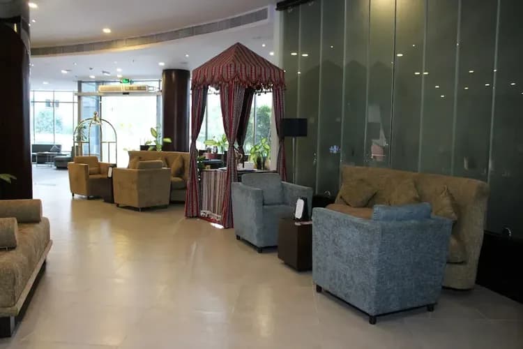 Lobby lounge