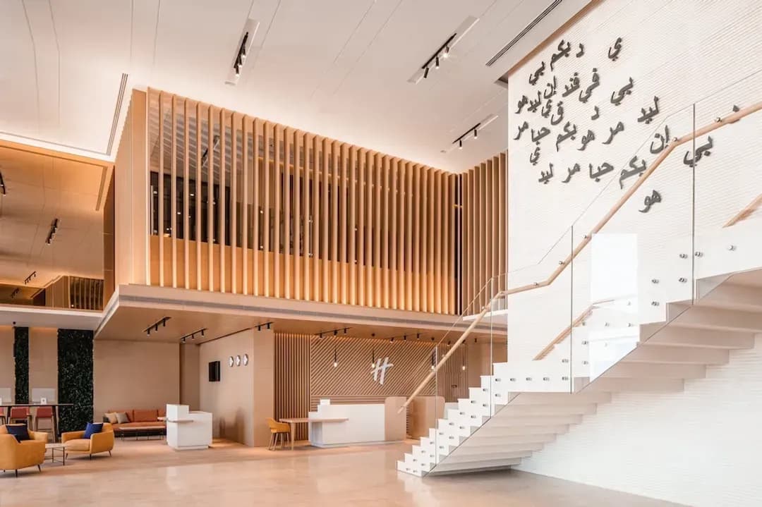 ドバイ-ホリデイ イン ホテル & スイーツ ドバイ サイエンス パーク by IHG