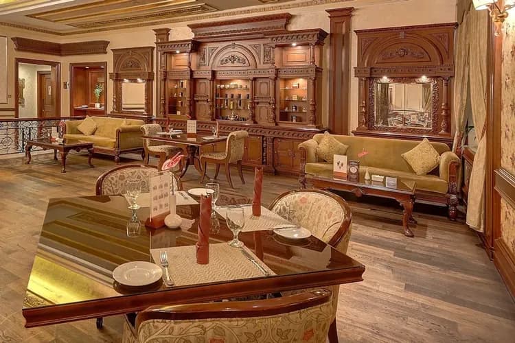 Lobby lounge