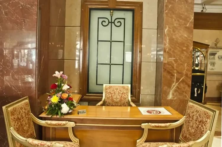 Concierge desk