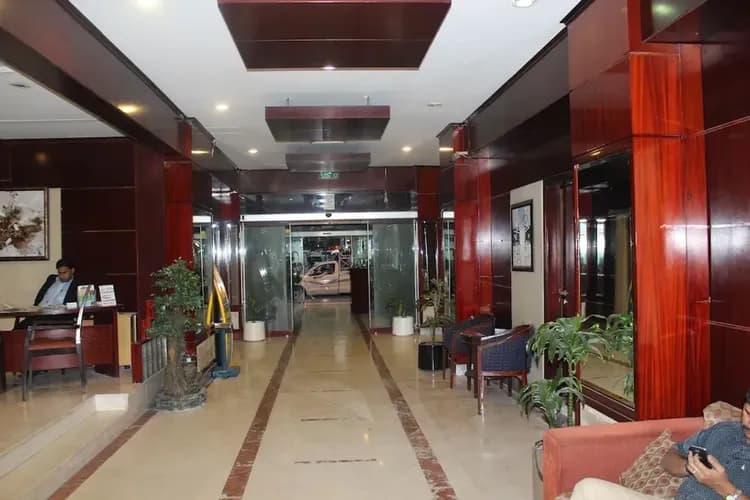 Lobby lounge