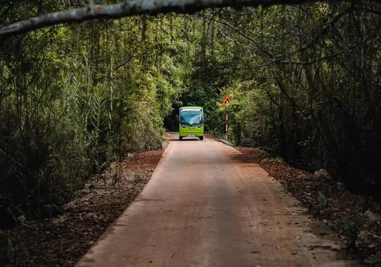 Ambassador Signature Cruise (Lan Hạ)國賓蘭夏灣大使簽名郵輪