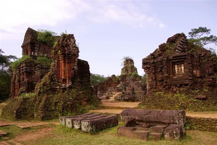 中越峴港｜會安古鎮.巴拿山纜車.黃金佛手橋.升等巴拿山城堡飯店.印象秀.迦南島5日｜高雄出發(含稅簽)-6