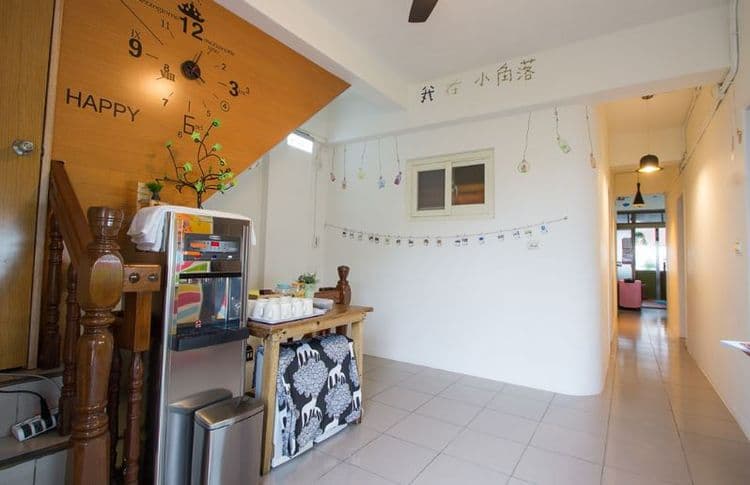 Small corner Star B & B-7