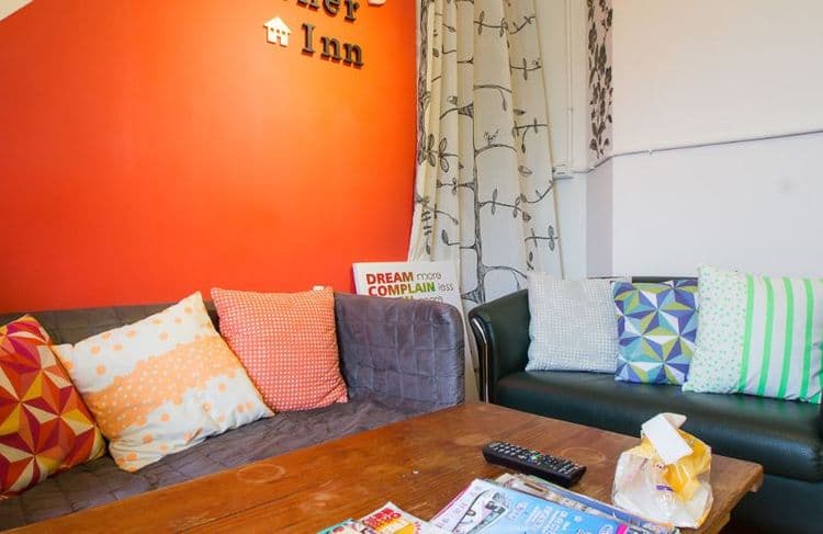 Small corner Star B & B-2