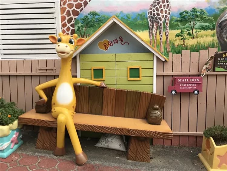 經典慢遊首爾｜保住明洞飯店．乙日自由活動．暢遊樂高樂園．穿韓服遊景福宮．三岳山纜車．一山水族館(一站彩妝購物)五日｜高雄