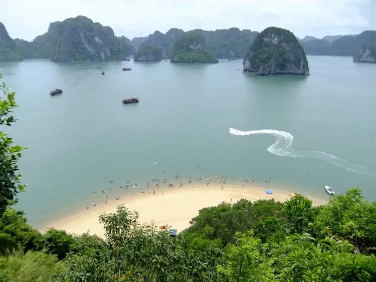 北越｜陸龍灣.下龍灣華儷號海上行宮.世界最大三竹寺.纜車摩天輪.全程五星飯店5日｜早去晚回.高雄出發(含稅簽)-8