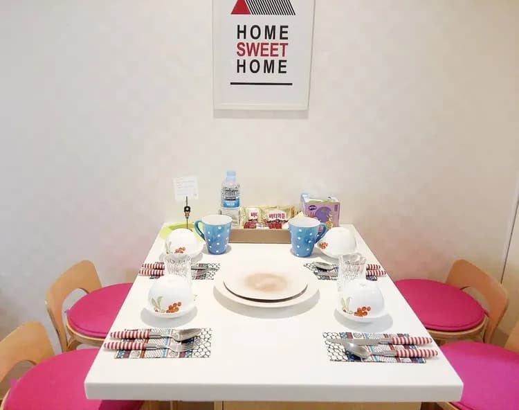 Hongik Univ Stn Exit 3 10sec (4 Single Beds)-7