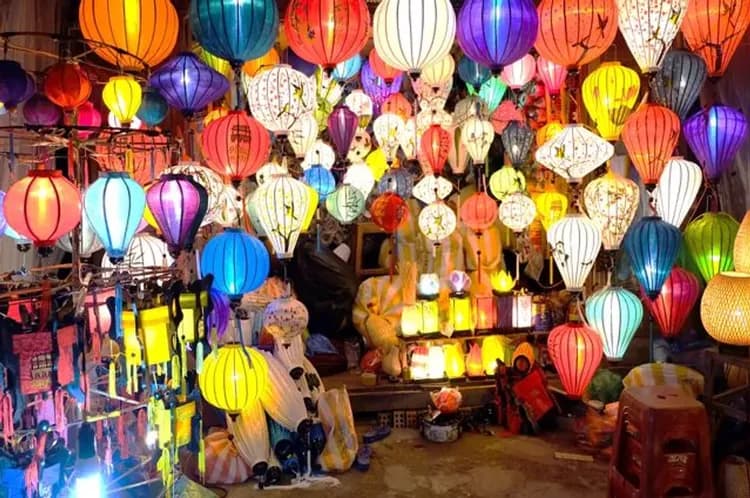 會安古鎮漫遊(傳統水燈祈福)