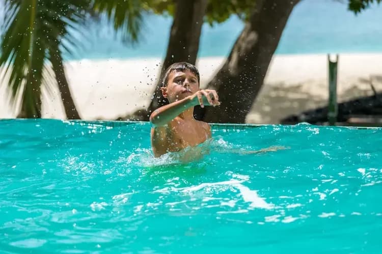 Infinity pool