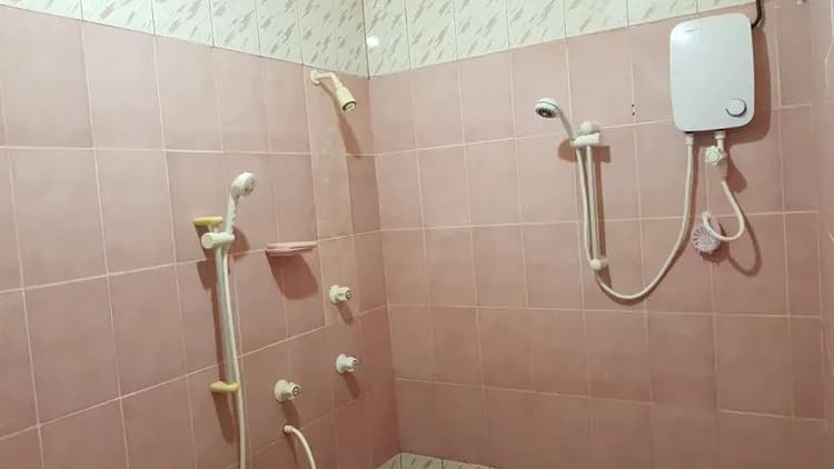 Bathroom shower