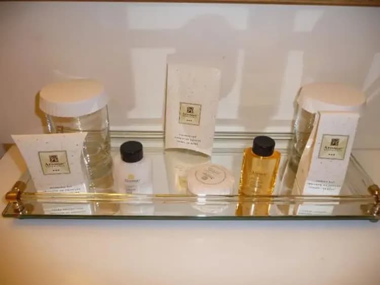 Bathroom amenities