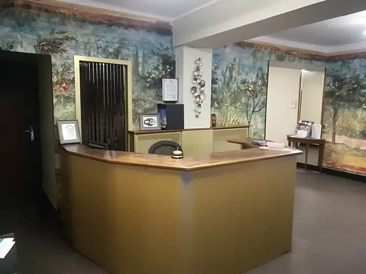 Check-in/check-out kiosk