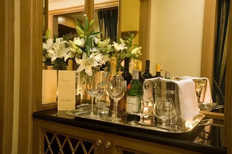 Room service - dining