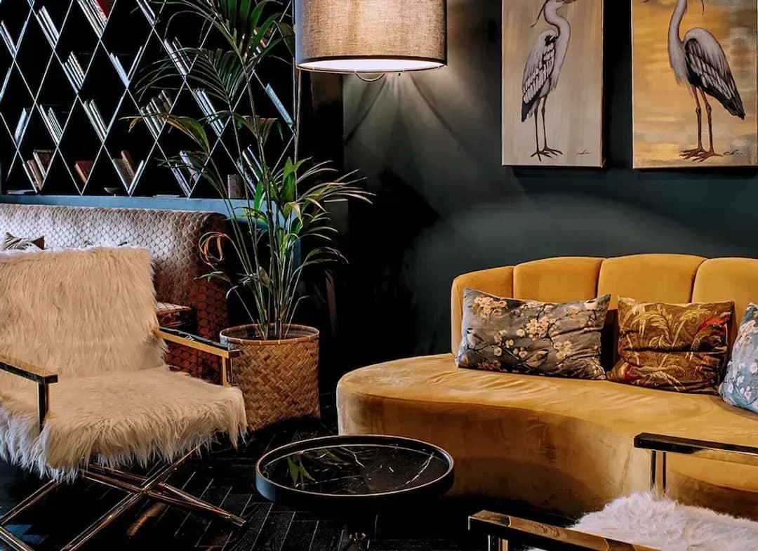 アッティカ-スカイラーク、アルマホテル＆リゾート