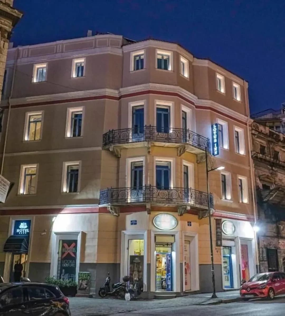 아티카-로터스 인